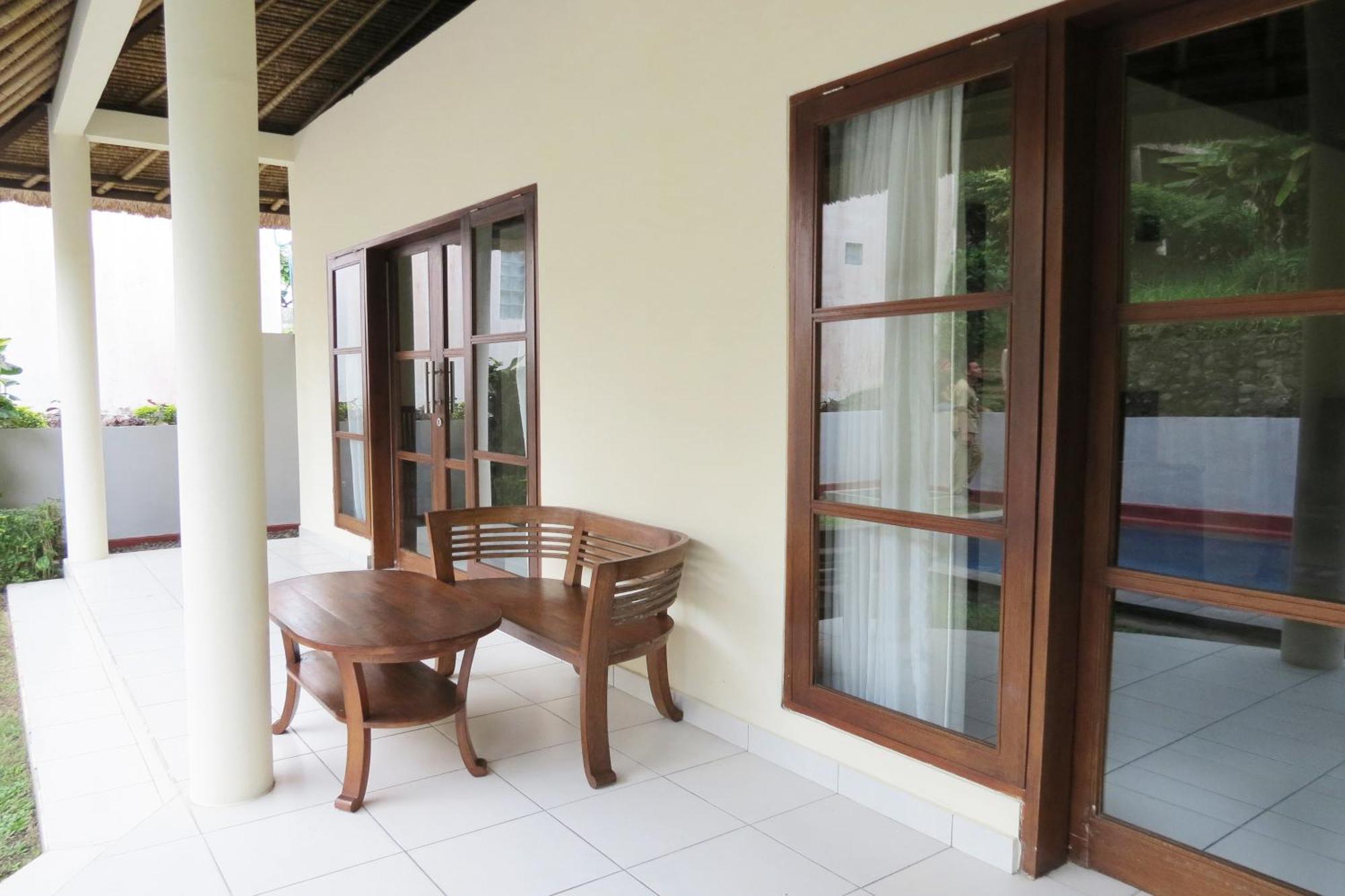 Medewi Bay Retreat Hotel Pulukan Exterior photo
